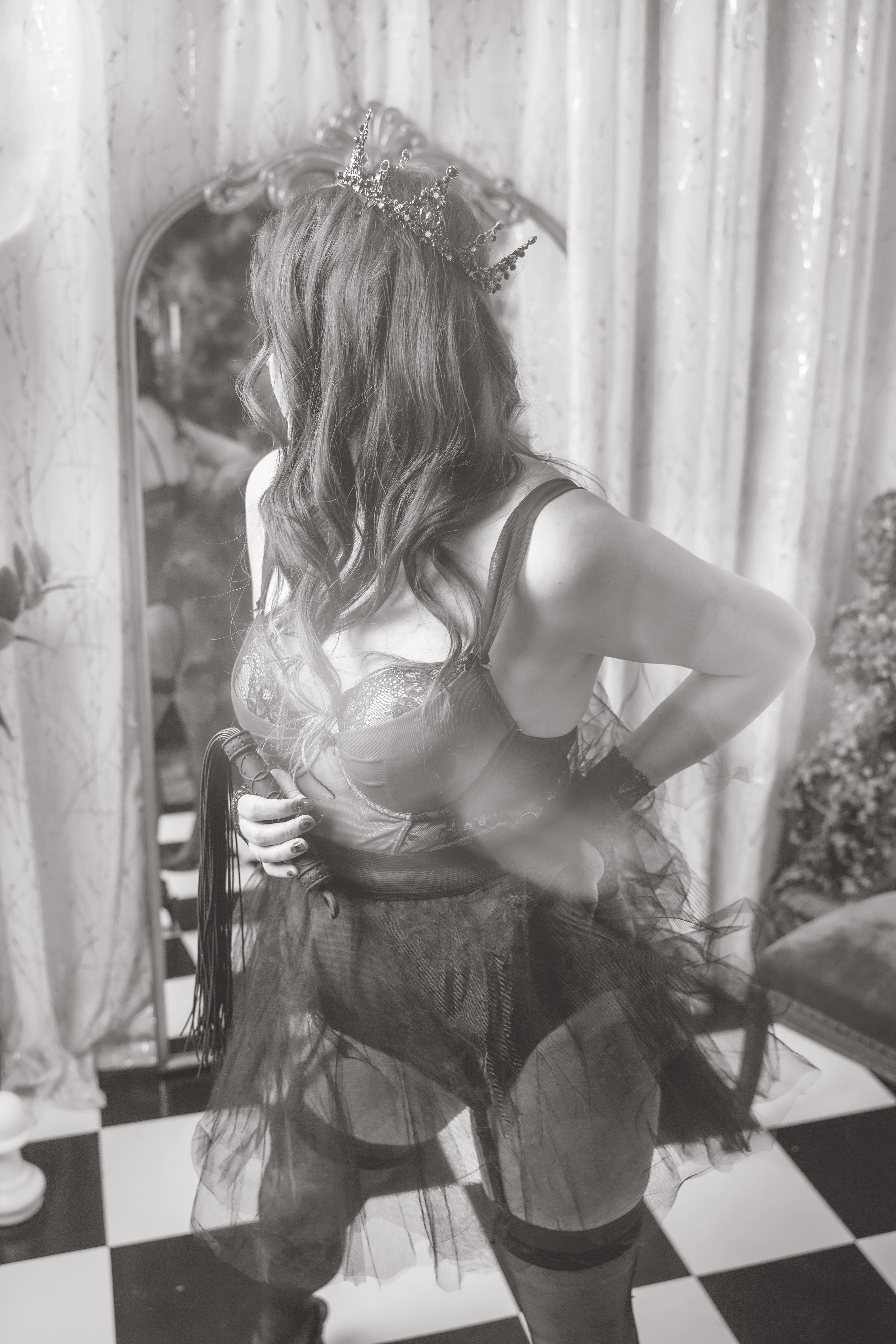 Queen Hearts BW